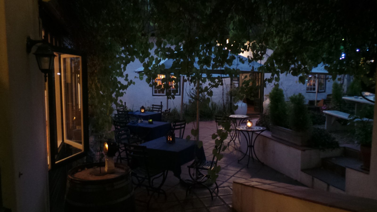 Courtyard Hotel13